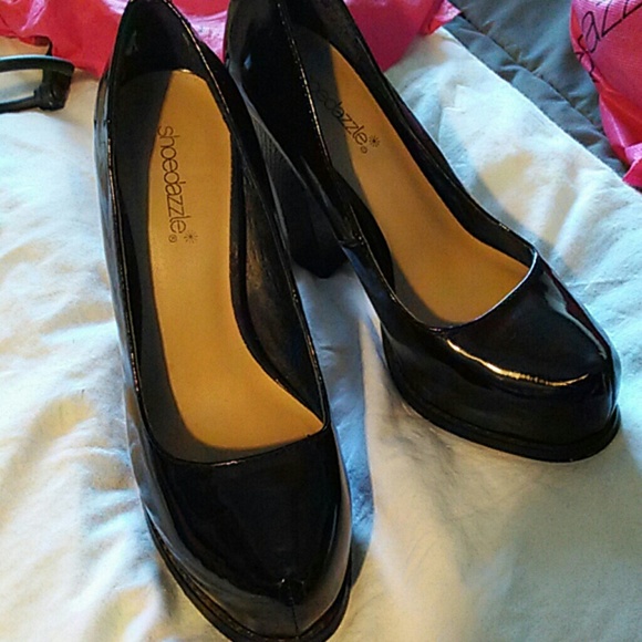 Black patent leather thick heeled shoes like new
