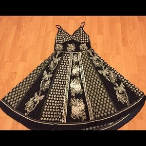 NWT Fun and Flowy summer dress... Free shipping