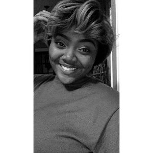 Meet your Posher, Janelle