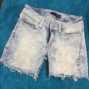 Levi's jean shorts!!!😍😍😍