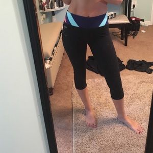 VS pink Capri ultimate yoga. Sz XS