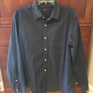 Men's long sleeve shirt by Gap.