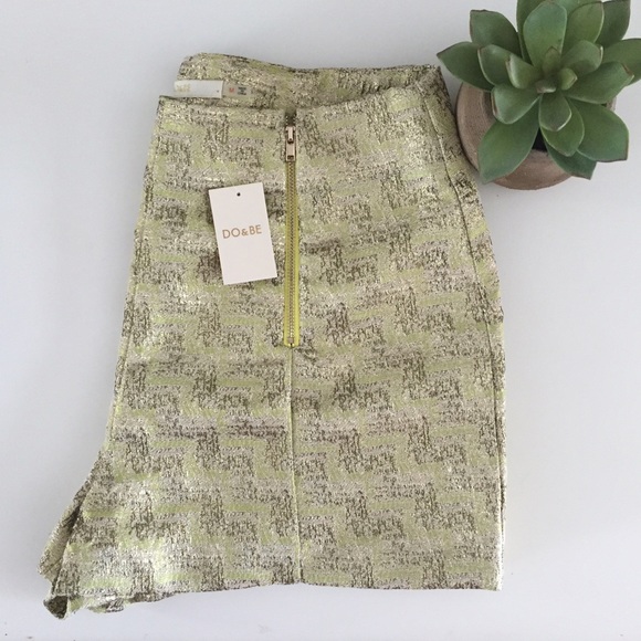 Nordstrom Pants - ✨Metallic High Waisted Shorts with zipper Detail✨