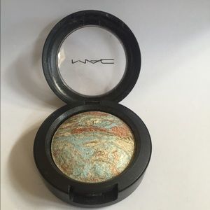 MAC Limited Edition Mineralized Eyeshadow: Quarry
