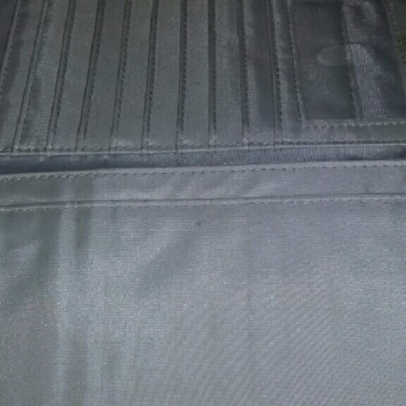 Wallet great condition used once - Picture 3 of 3