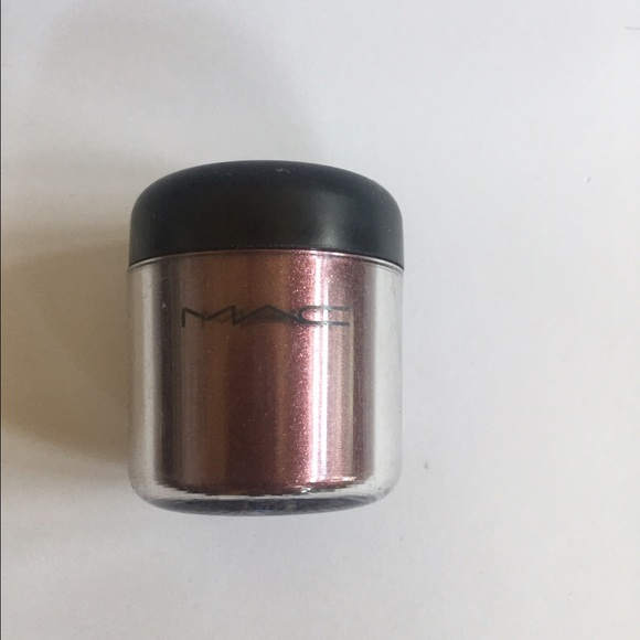 MAC limited edition Pigment: Blackened Red