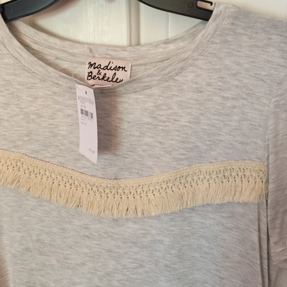 🌟 Cute Fringe Tee - Picture 2 of 3