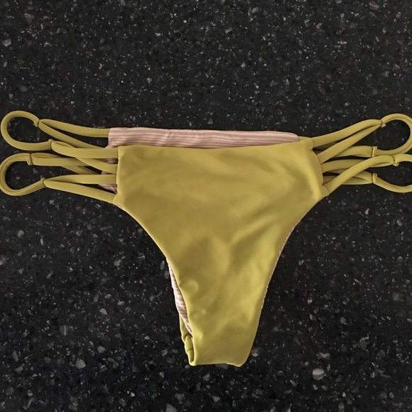 ACACIA MAUI BOTTON IN LILIKOI