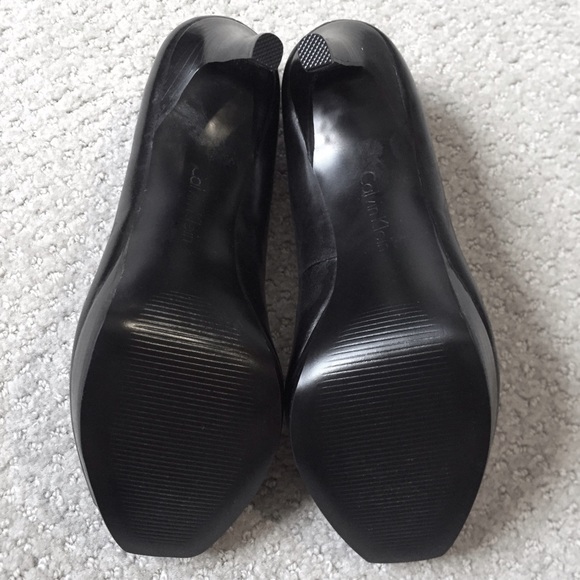 Cavin Klein Cora Black Peeptoe Platformed Pump - Picture 4 of 4