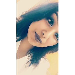 Meet your Posher, Itzel