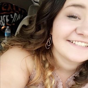 Meet your Posher, Carlie