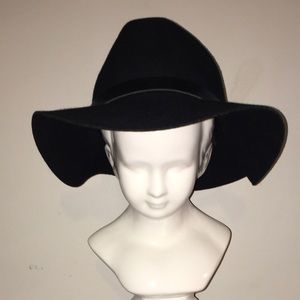 Felt hat with floppy brim