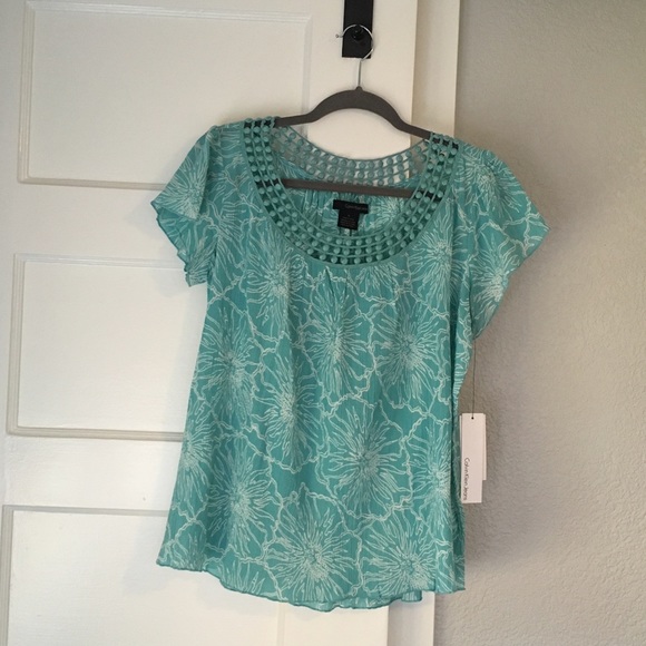 Calvin Klein Jeans Tops - ✨ 2/$14 Calvin Klein Jeans flower print blouse