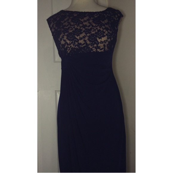 Beautiful body con formal dress ☄ - Picture 3 of 4