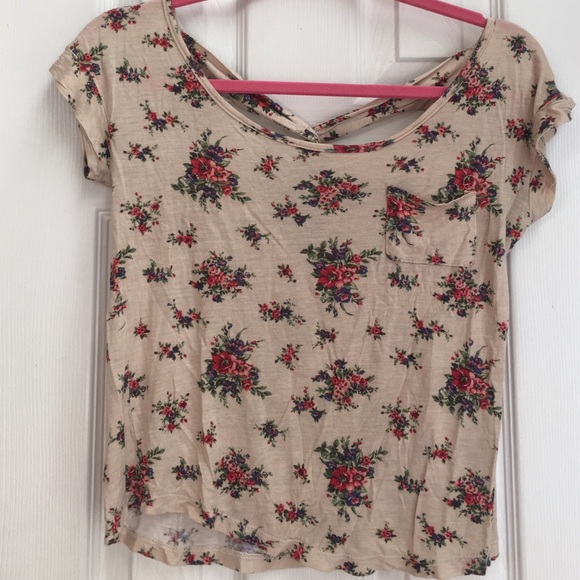 Floral crop top with pocket and open back