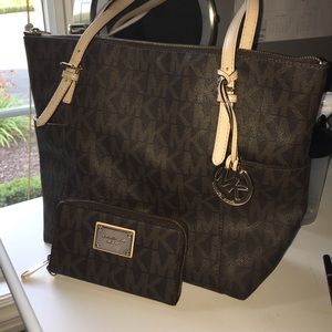 Michael Kors Jet Set Signature Logo Tote + Wallet