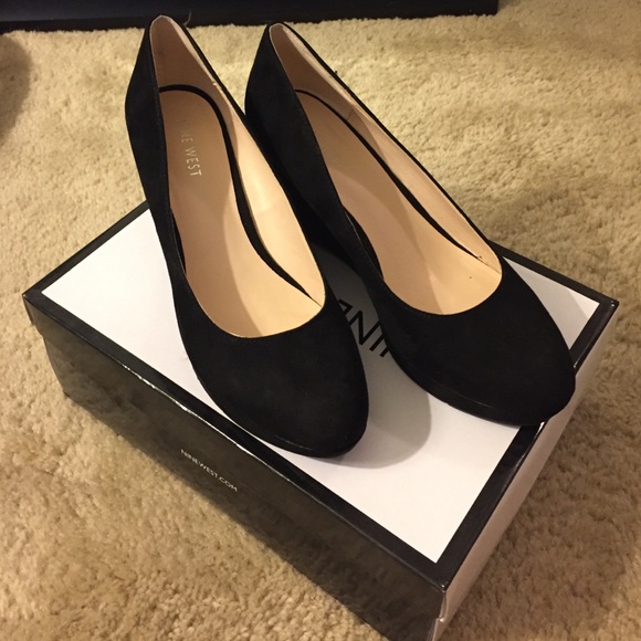 nine west wedge pump