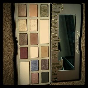 Too faced chocolate bar pallet