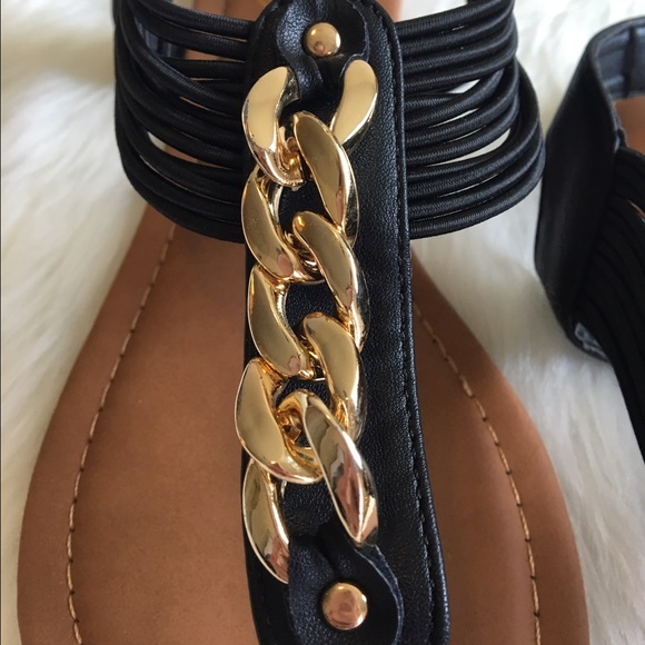 ✨SIZE 7 LEFT✨Black & Gold Chain Link Sandal - Picture 3 of 4
