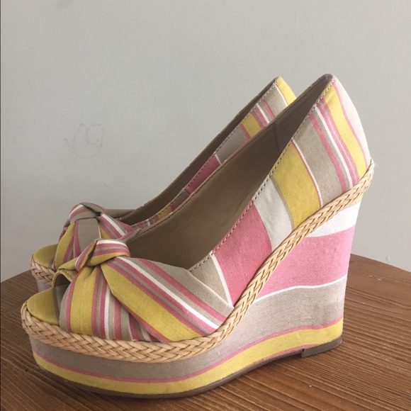 Report silk fabric wedges