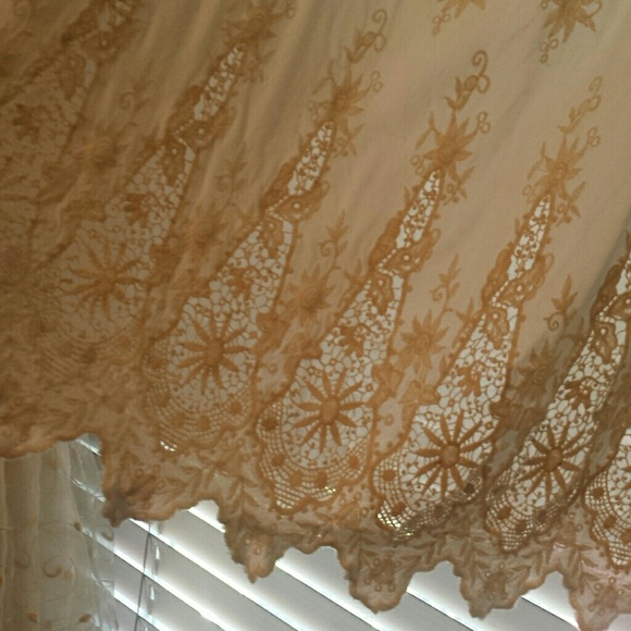 Top - Picture 3 of 4