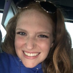 Meet your Posher, Elisa