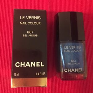Chanel Nail Colour in Bel-Argus