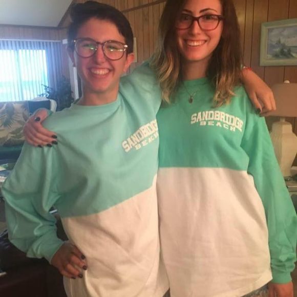 Meet your Posher, Julia - Picture 1 of 1