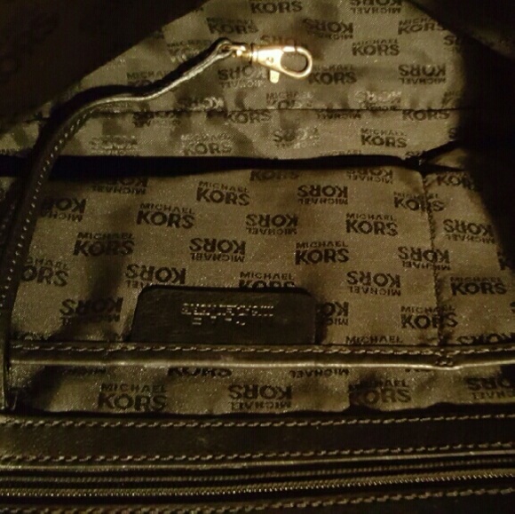 **SOLD** Michael Kors - Picture 4 of 4