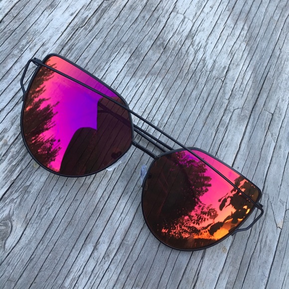Accessories - Red Mirrored Sunglasses, Cat Eye Sunglasses
