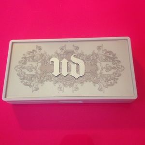 Urban Decay Anarchy Face Case