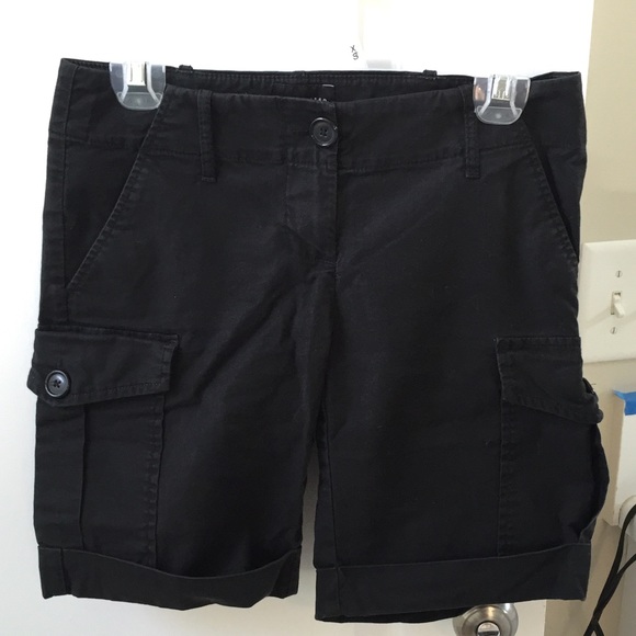 The limited cargo Bermuda shorts