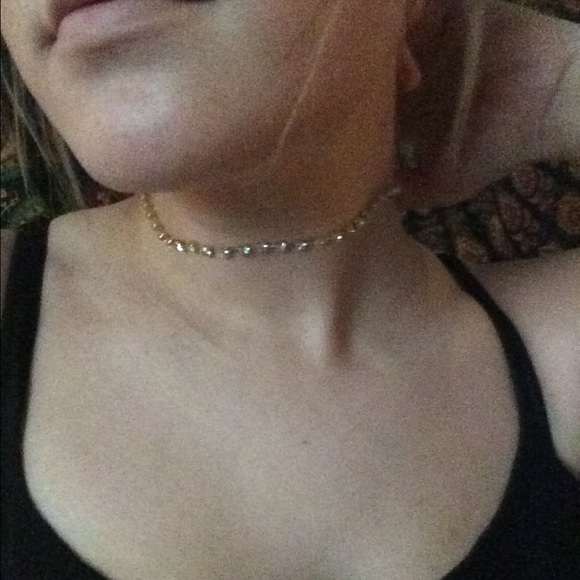 Simple Rhinestone Choker🔅 - Picture 2 of 3