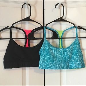 Bundle: 2 reversible sports bras