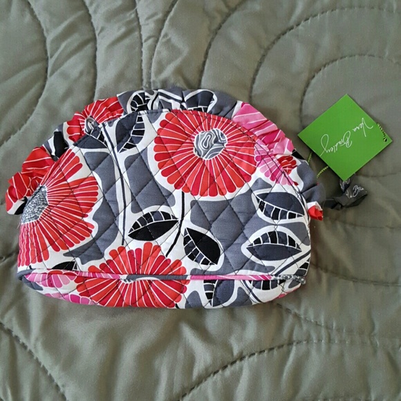 NWT VB Ruffle Cosmetic