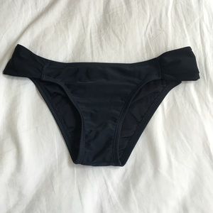 Ruched sides bikini bottom