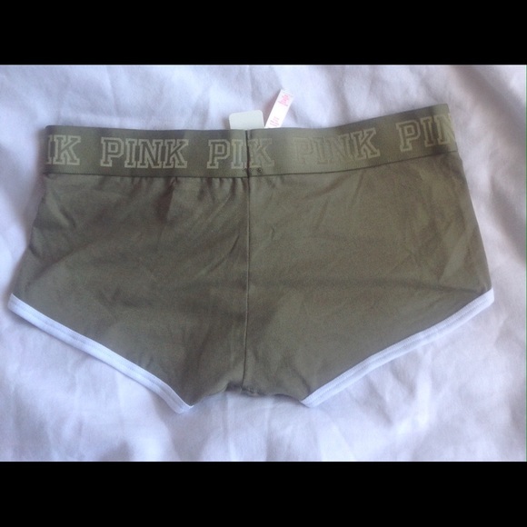 Brand new Pink VS boyshorts - Picture 2 of 4