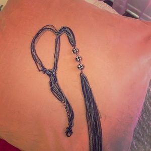 Cute silver long neckles 🌟