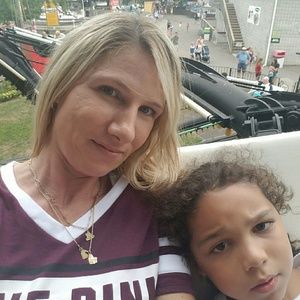 Meet your Posher, Sharon