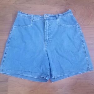 Gloria Vanderbilt shorts