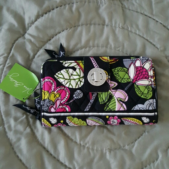 NWT VB Turn Lock Wallet