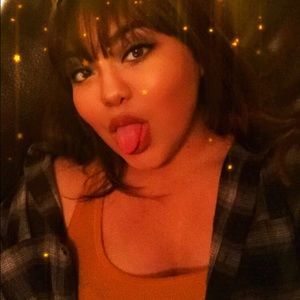 Meet your Posher, Ari