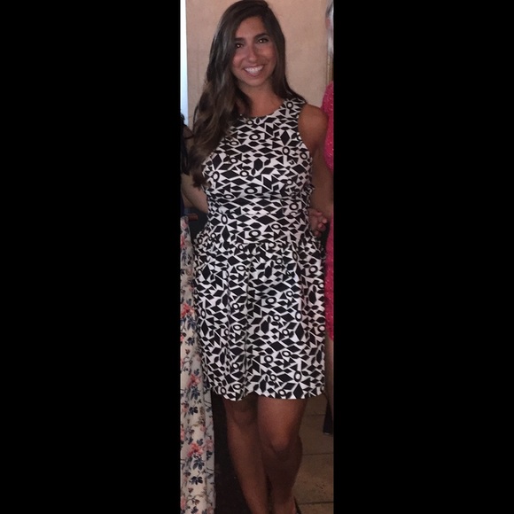 Geometric Pattern Skater Dress - Picture 4 of 4