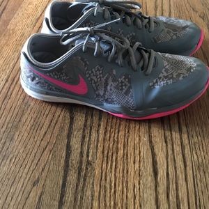 Nike dual fusion size 9