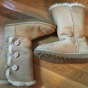 UGG Boots in Light Sand Bailey Button Triplet