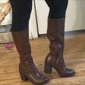CHESTNUT HEEL TALL BOOTS