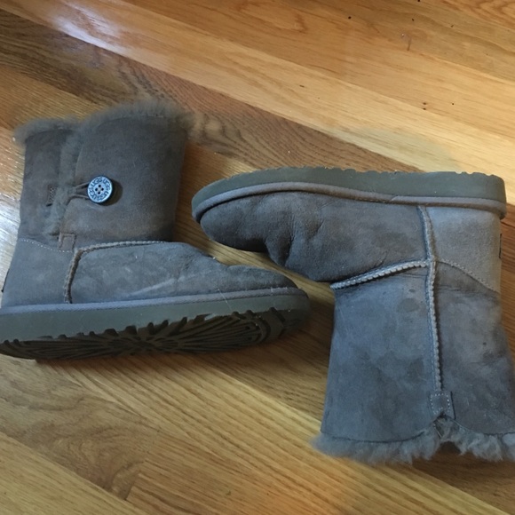 UGG Boots in Gray Bailey Button