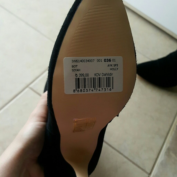 Holly Ipekyol black suede fringe boots - Picture 4 of 6