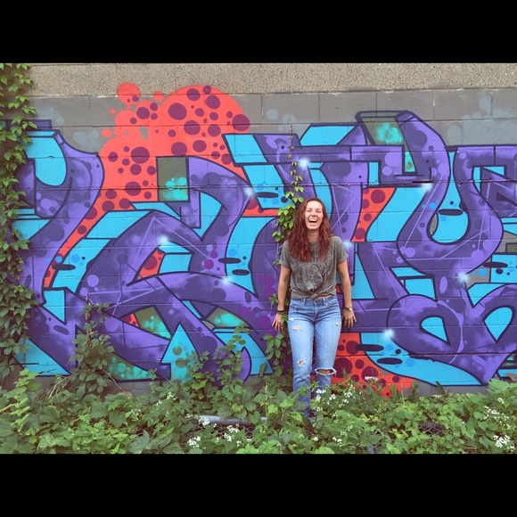 Meet your Posher, Reanne - Picture 2 of 2