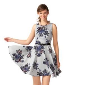 Elle floral dress perfect for the day or evening